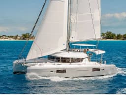 Lagoon 42 in Paros port thumbnail 36