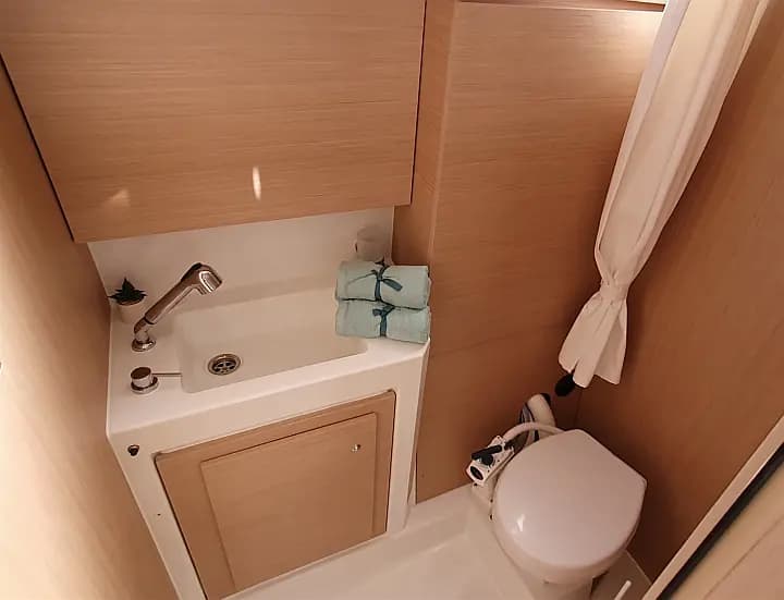 Oceanis 37.1 in Split / ACI Marina Split - Photo 5