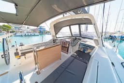 Oceanis 41.1 in Lefkada / D-Marin Marina Lefkas thumbnail 5