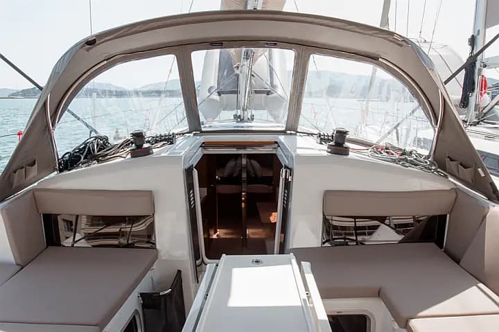 Sun Odyssey 440 in Volos / Port of Volos - Photo 3