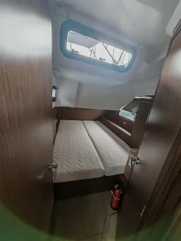 Oceanis 46.1 in Vibo Marina thumbnail 14