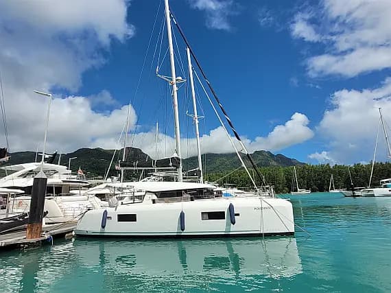 Lagoon 42 in Eden Island / Mahe, Victoria / Eden Island Marina - image 1