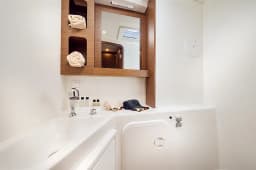 Lagoon 42 in Trogir / SCT Marina Trogir thumbnail 5