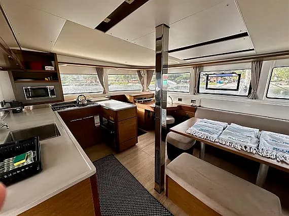 Lagoon 46 in St. Vincent / Admiralty Bay / Bequia Marina - Photo 3
