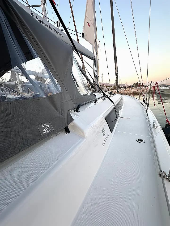 Dufour 41 in Athens / Alimos Marina - Photo 4