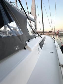 Dufour 41 in Athens / Alimos Marina thumbnail 3