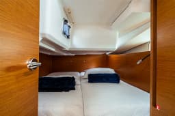 Sun Odyssey 440 in Sardinia / Portisco / Marina di Portisco thumbnail 9