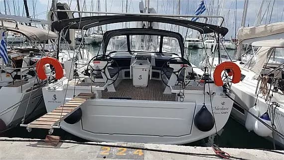 Oceanis 51.1 in Mykonos / Tourlos Marina - Photo 1