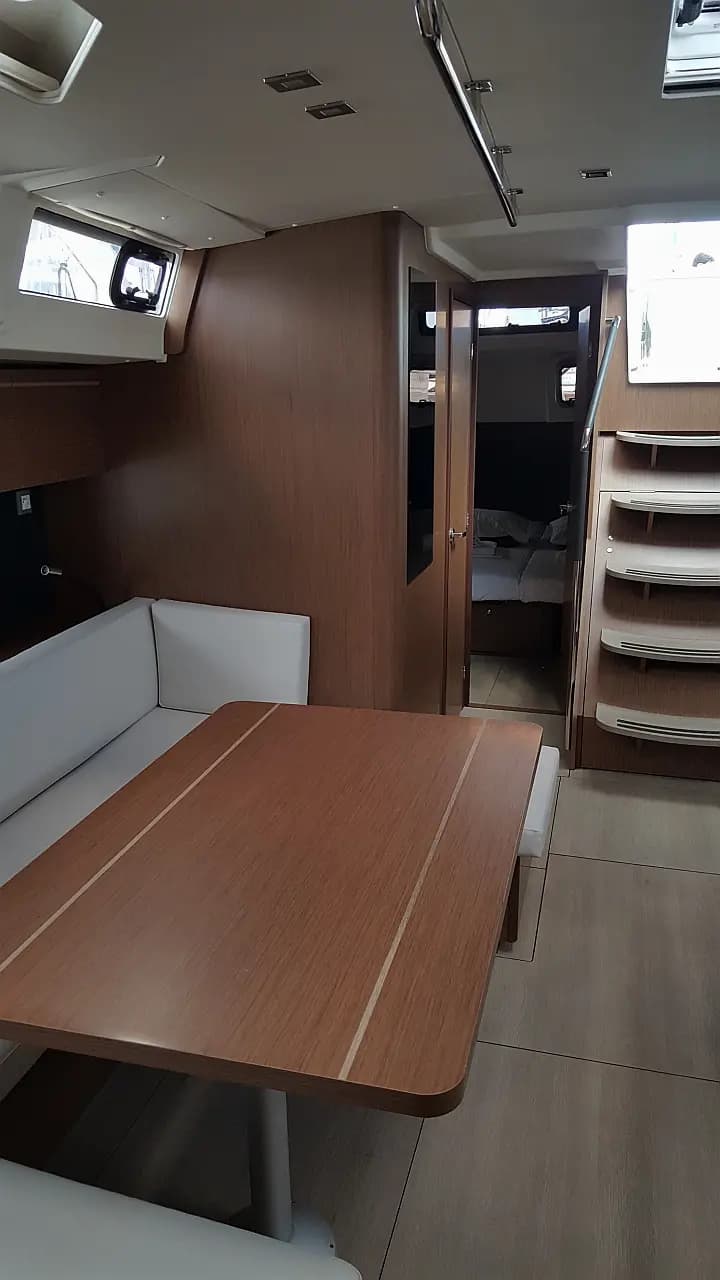Oceanis 51.1 in Mykonos / Tourlos Marina - Photo 5
