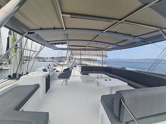 Bali 5.4 in Lavrion / Olympic Marina - Photo 1