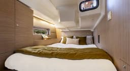 Oceanis 47 in Rhodes New Marina thumbnail 5