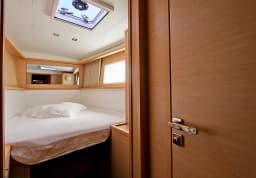Lagoon 450 in Rome / Marina di Nettuno thumbnail 10