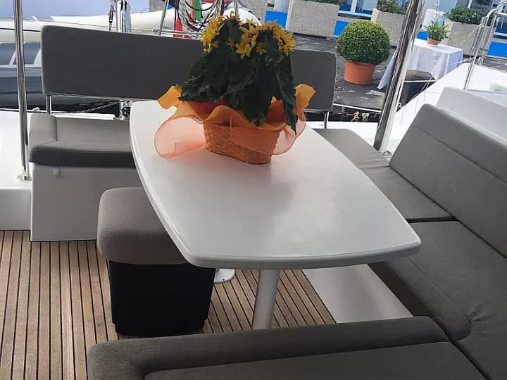 Lagoon 450 in Rome / Marina di Nettuno - Photo 5