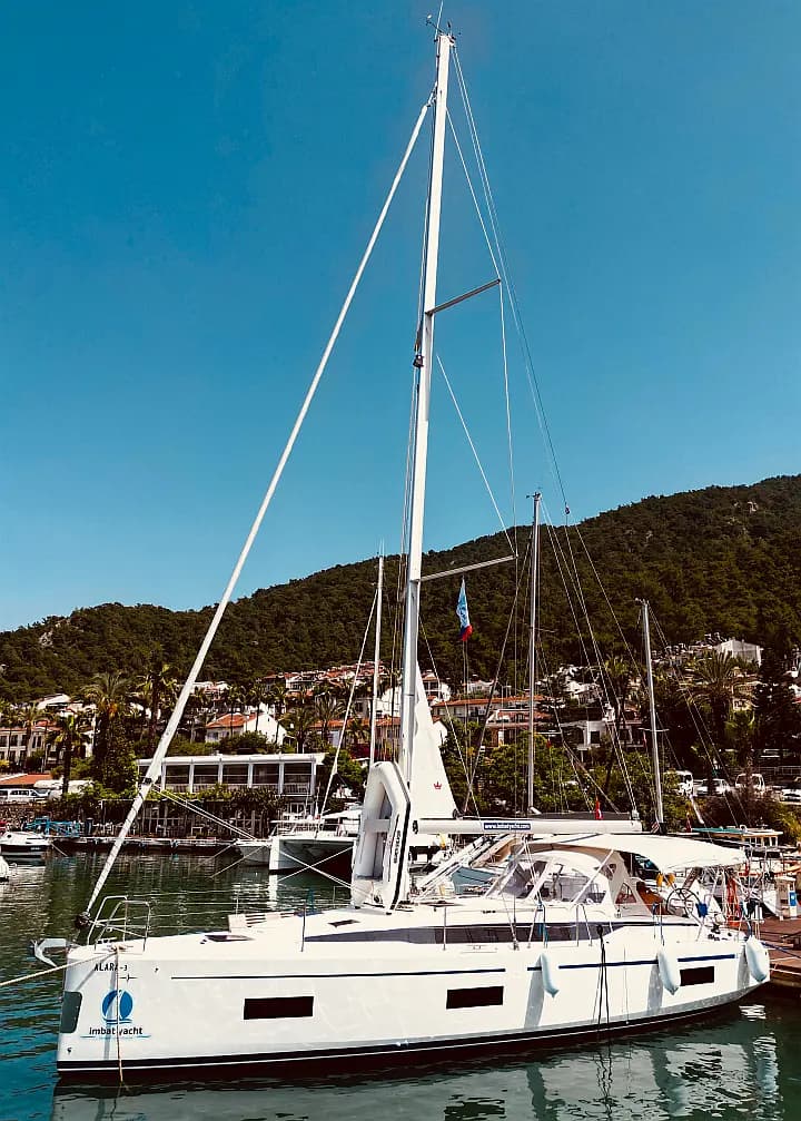 Bavaria C42 in Fethiye / Marina Imbat - Photo 5