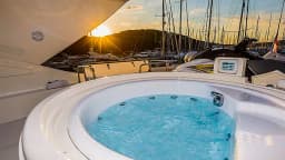 Ferretti 880 in Seget Donji / Marina Baotić thumbnail 11