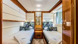 Ferretti 880 in Seget Donji / Marina Baotić thumbnail 21