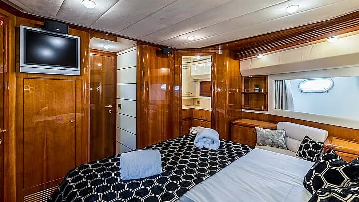Ferretti 880 in Seget Donji / Marina Baotić - Photo 4