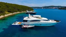Ferretti 880 in Seget Donji / Marina Baotić thumbnail 6