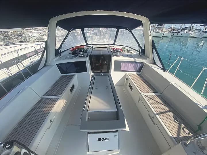 Oceanis 48 in Kalamata Marina - Photo 4