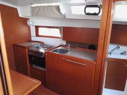 Oceanis 38.1 in Sardinia / Cannigione thumbnail 5
