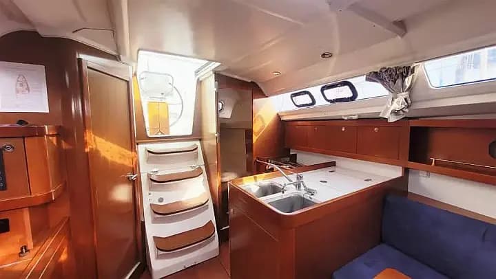 Oceanis 31 in Saint-Quay-Portrieux / Port d'Armor - Photo 4