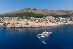 Luxury Motor Yacht in Split thumbnail 6