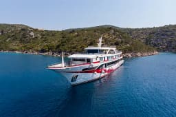 Luxury Motor Yacht in Split thumbnail 9
