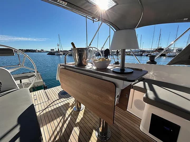 Bavaria C38 in Zadar / Marina Zadar - Photo 5