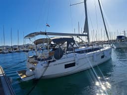 Bavaria C38 in Zadar / Marina Zadar thumbnail 6