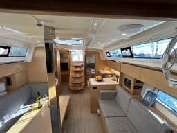 Bavaria C38 in Zadar / Marina Zadar thumbnail 9