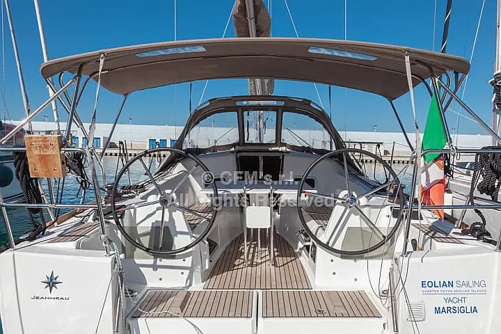 Sun Odyssey 349 in Sicily / Capo d'Orlando Marina - Photo 5