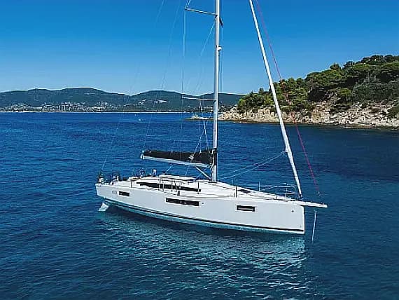 Sun Odyssey 415 in Pula / Tehnomont Marina Veruda - Photo 1