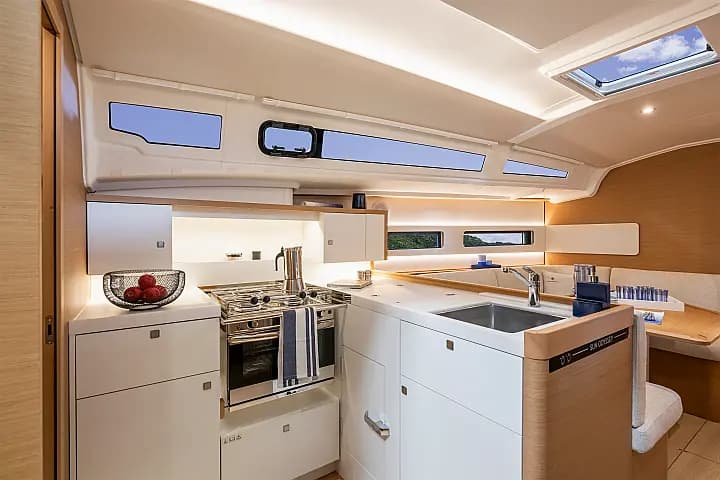 Sun Odyssey 415 in Pula / Tehnomont Marina Veruda - Photo 4