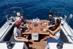Sun Odyssey 415 in Pula / Tehnomont Marina Veruda thumbnail 6