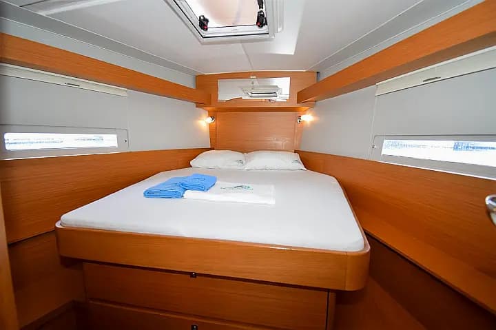 Dufour 430 in Preveza Main Port - Photo 4