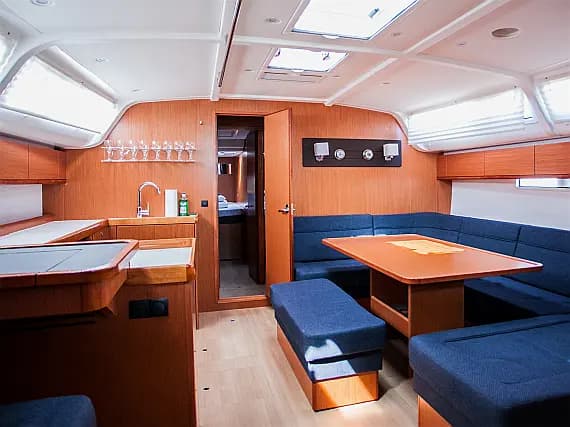 Bavaria Cruiser 51 in Trogir / ACI Marina Trogir - Photo 3