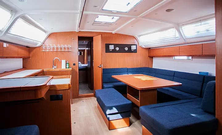 Bavaria Cruiser 51 in Trogir / ACI Marina Trogir - Photo 5