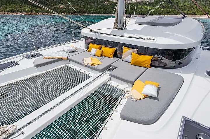 Lagoon 38 in Corsica / Ajaccio / Port Tino Rossi - Photo 4