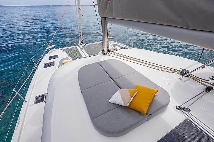 Lagoon 38 in Corsica / Ajaccio / Port Tino Rossi - Photo 5