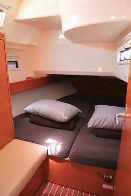 Bavaria Cruiser 40 in Athens / Alimos Marina thumbnail 26