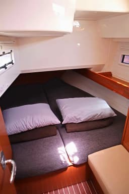 Bavaria Cruiser 40 in Athens / Alimos Marina thumbnail 3