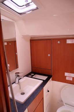 Bavaria Cruiser 40 in Athens / Alimos Marina thumbnail 30