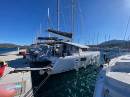 Lagoon 42 in Sardinia / Portisco / Cala dei Sardi thumbnail 8