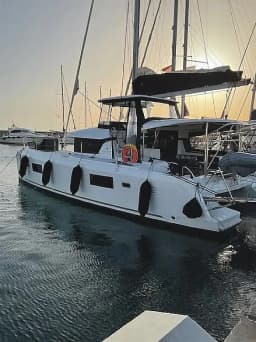 Lagoon 42 in Athens / Alimos Marina thumbnail 9