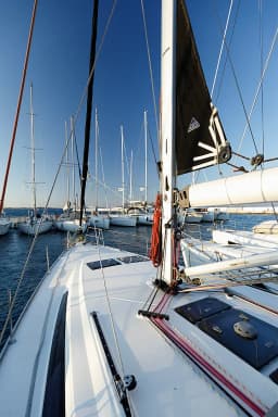Bavaria Cruiser 46 in Rhodes New Marina thumbnail 12