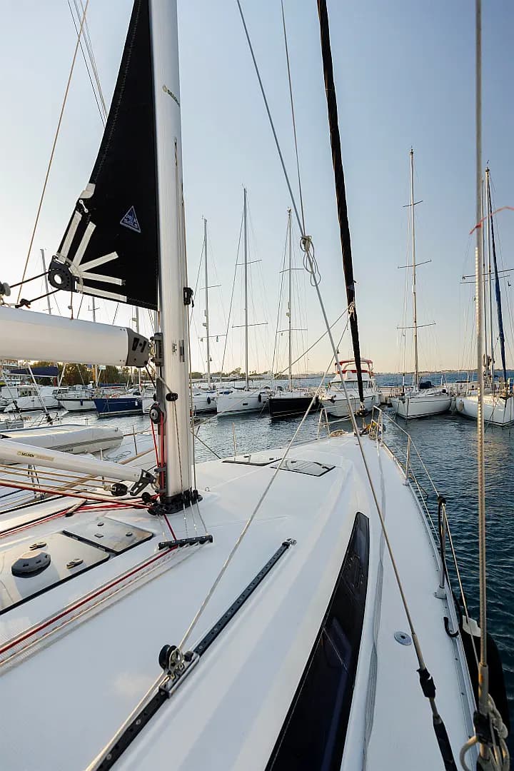 Bavaria Cruiser 46 in Rhodes New Marina - Photo 4