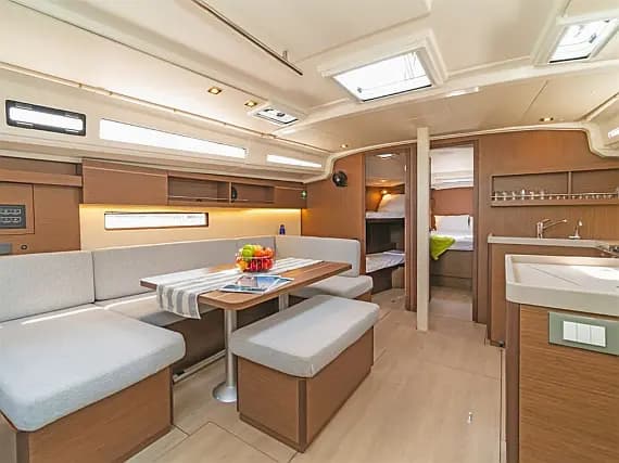 Oceanis 40.1 in Athens / Alimos Marina - Photo 3