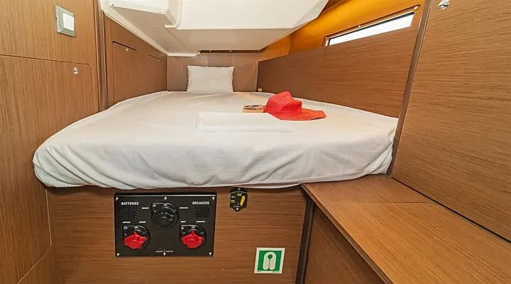 Oceanis 40.1 in Athens / Alimos Marina - Photo 4