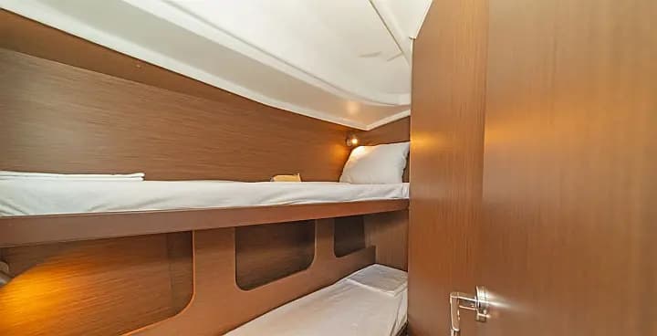 Oceanis 40.1 in Athens / Alimos Marina - Photo 5