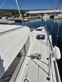 Lagoon 40 in Dubrovnik / Marina Frapa Dubrovnik thumbnail 7